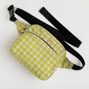 BAGGU Fanny Pack - Pink Pistachio Pixel Gingham